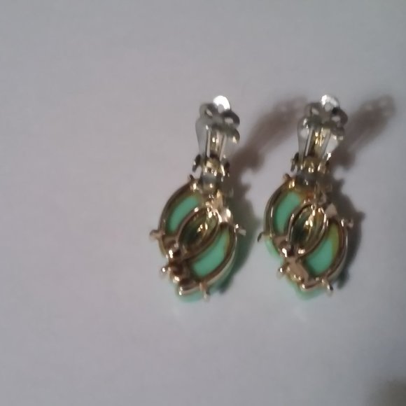 Vintage Clip On Earrings Light Green 1 1/4" Long 3/4" Wide - Picture 3 of 4